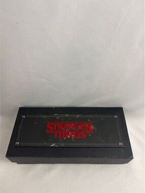 Stranger Things Crew Socks 4-Pack Gift Set Size 6-12